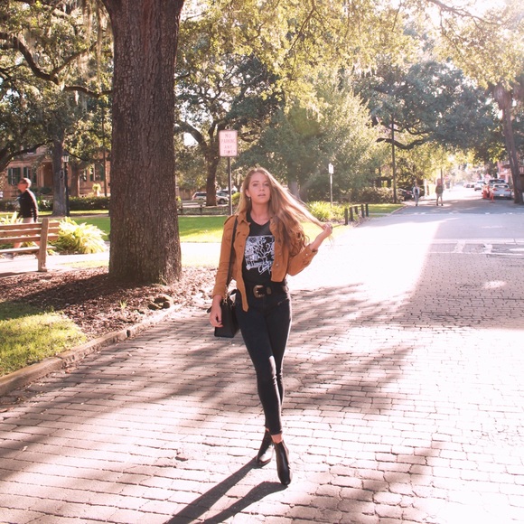 𝑭𝒓𝒆𝒆 𝑷𝒆𝒐𝒑𝒍𝒆 𝐌𝐮𝐬𝐭𝐚𝐫𝐝 𝐉𝐚𝐜𝐤𝐞𝐭 - Picture 3 of 8